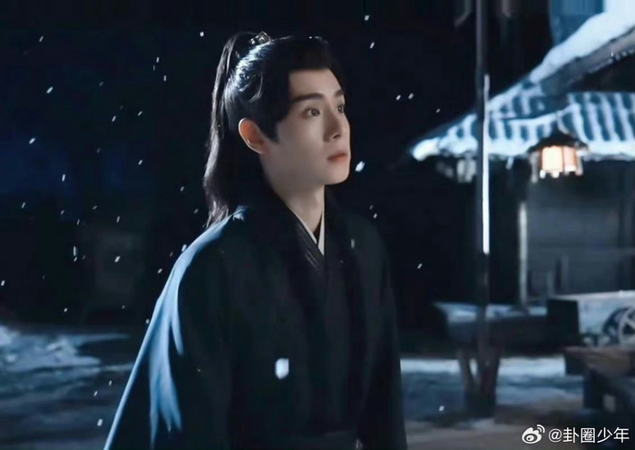 胡一天新剧《惜花芷》开播,网友发现胡一天的嘴皮很干