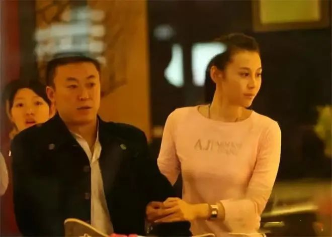 马琳与张宁益离婚12年：他迎娶瑜伽女神，她嫁给高管移居美国