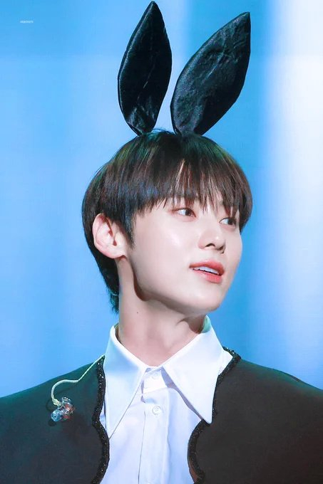 67黄旼炫演唱会饭拍,干干净净的男孩子,戴上可