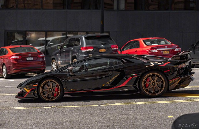 街拍兰博基尼aventador svj ,太漂亮了!