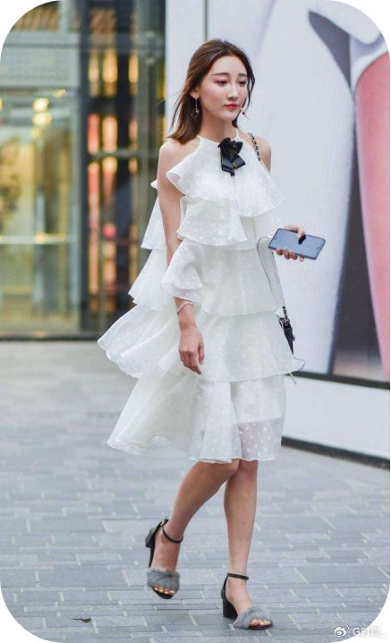 甜美少女分享"蛋糕裙"穿搭,把春夏穿在身上,让你貌美如花