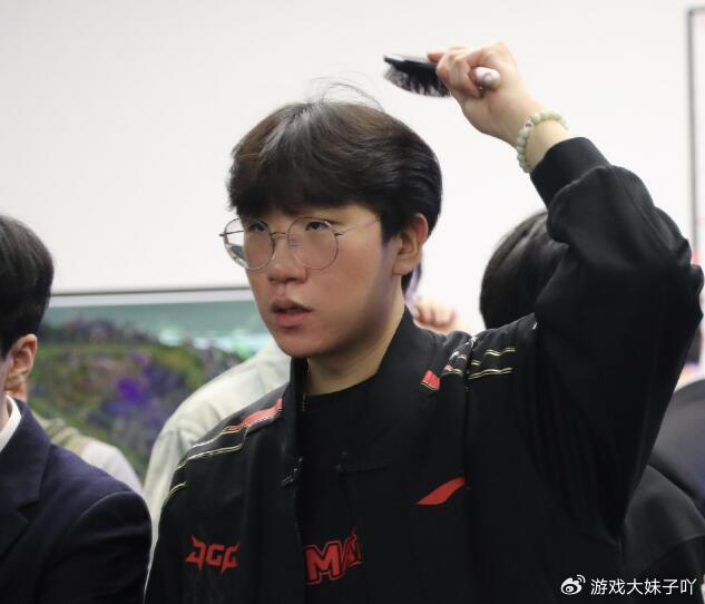 doinb直言jdg已经发生内讧,像极了当年的fpx,只能解散了|内讧|比赛