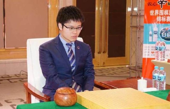 申真谞晋级半决赛 井山裕太棋圣战爆冷惨败 聂卫平止步8强