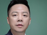 57岁歌手李晓东近况曝光！结婚10年才生孩子，如今婚姻生活很幸福