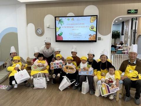 一做辅食就发愁？家长们“全副厨装”学技能