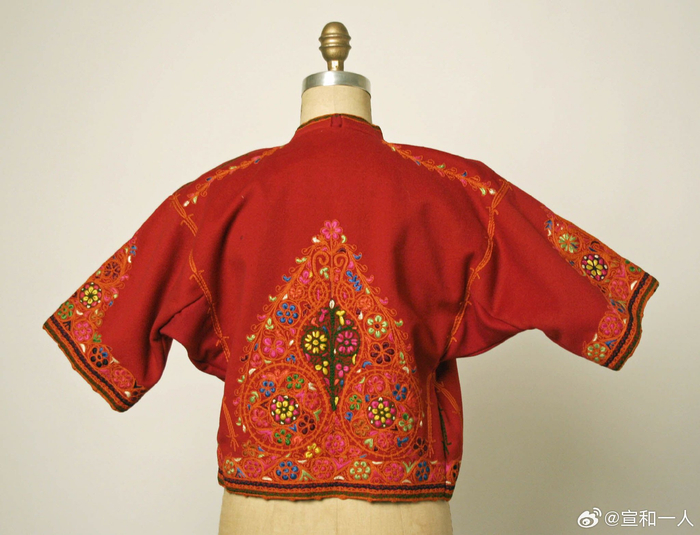 巴勒斯坦传统女性服饰长袍马甲羊毛丝绸刺绣棉麻