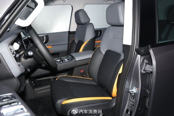 带无框车门的越野车北京bj40预售价1858万元起