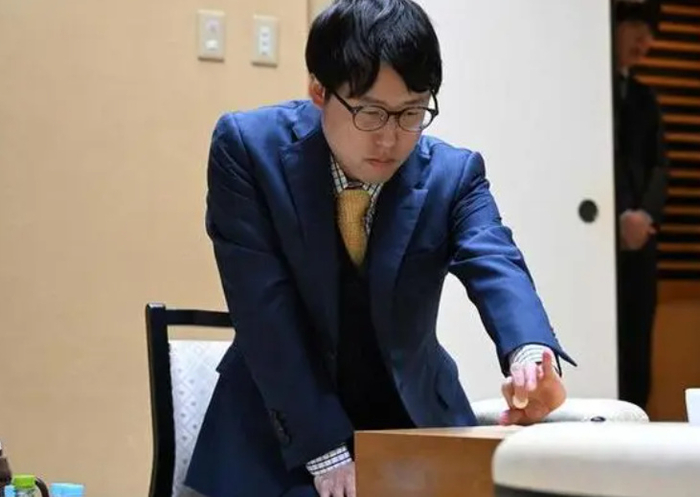 申真谞晋级半决赛 井山裕太棋圣战爆冷惨败 聂卫平止步8强
