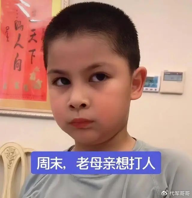 贵为千亿富豪的黑立德,在医务室忙上忙下,绝不假手于人.