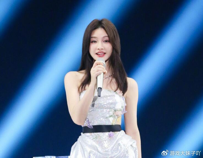 这么看不起电竞人?miss参加综艺被针对到哭,电竞圈所有人为她撑腰