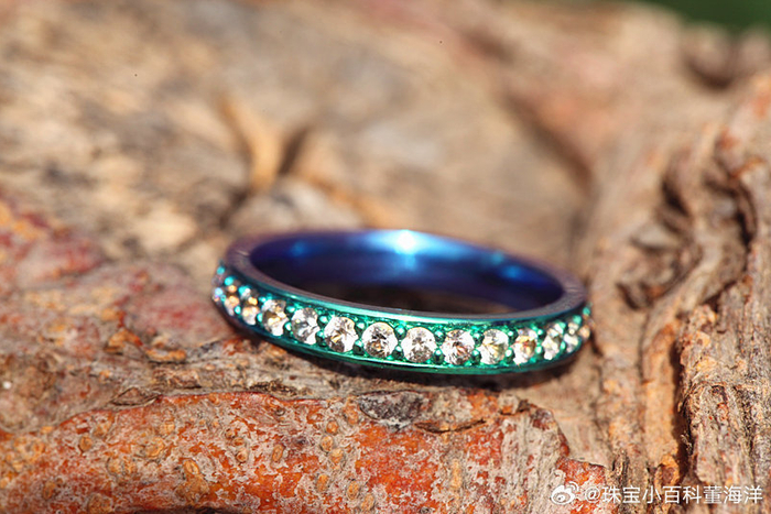 6/ 9小百科家的多彩钛金首饰,嗯,款式不像大师那