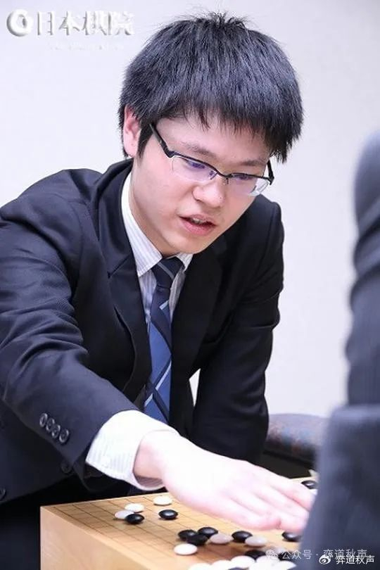 日本本因坊战降格后推出新赛制本赛半决赛余正麒力擒苦手井山裕太