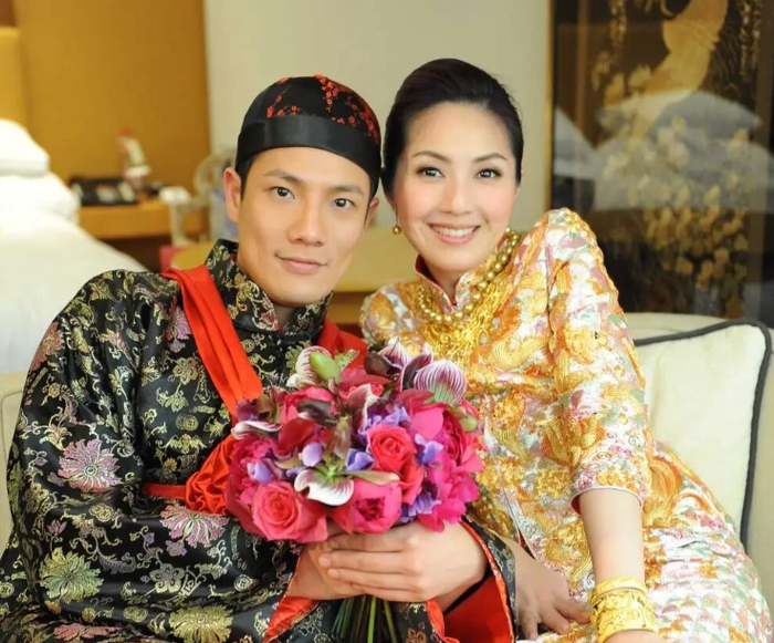 52岁杨千嬅近况曝光!嫁给小5岁丁子高,如今13岁儿子成为她的骄傲|丁进诺|巡演|成长|甜度|可惜我是水瓶座_新浪娱乐_新浪新闻