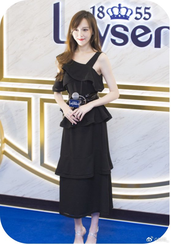 甜美少女分享"蛋糕裙"穿搭,把春夏穿在身上,让你貌美如花