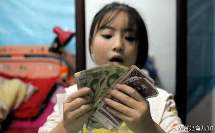 孩子到了这年龄,父母一定要给零花钱,否则别怪娃偷钱