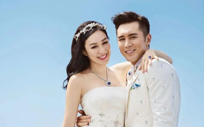 52岁钟丽缇再传婚变!因买50万裙子被老公威胁,张伦硕发怒回应|娱乐负面|节目|凯拉|晚娘|鲜肉_新浪娱乐_新浪新闻