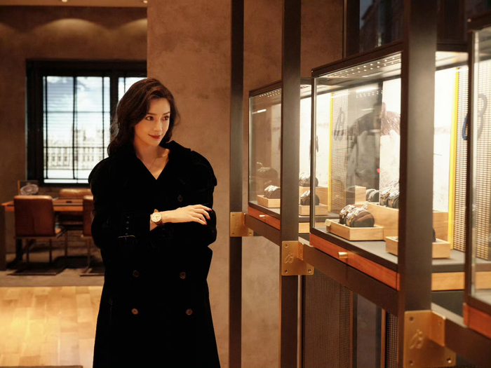 angelababybreitling出镜的伦敦探店记录