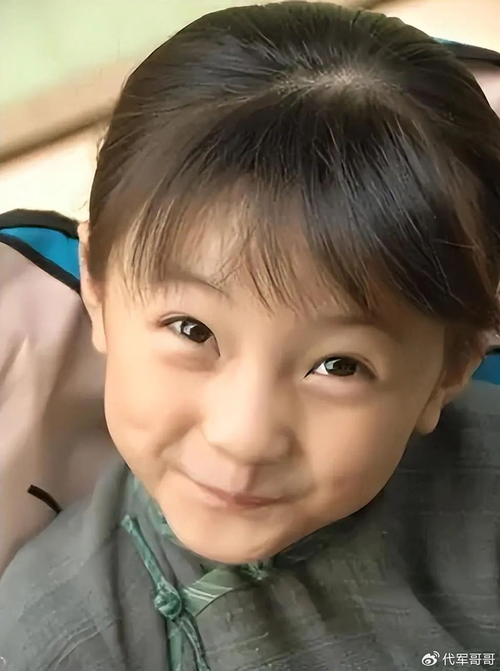 2008年,在奥运会上假唱,被母亲耽误学业的林妙可,后来怎样了?