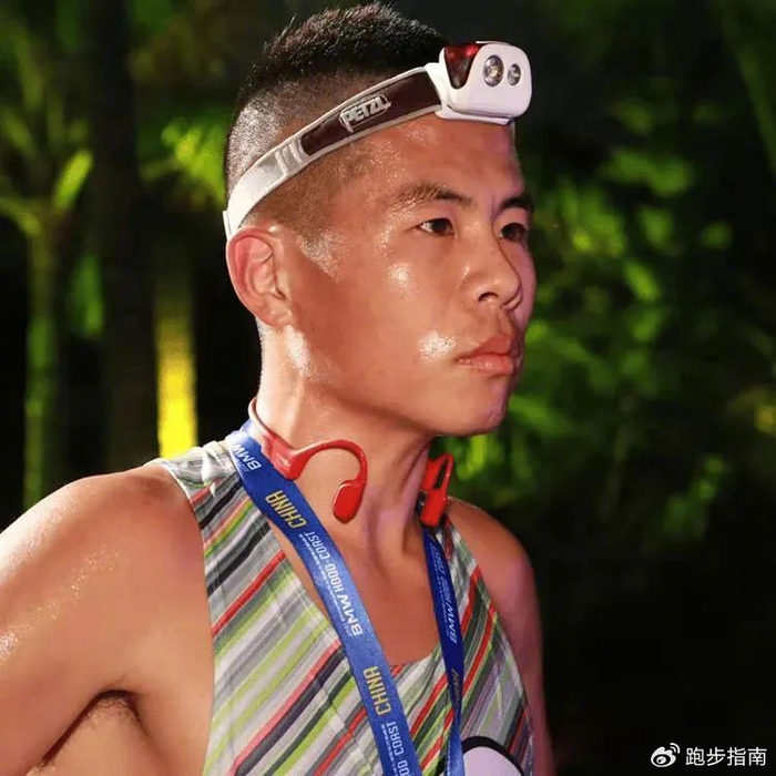 跑步界的热血传奇:王连正!如何从“草根”成为马拉松“大正”?|训练|成绩|故事|比赛|精神_新浪新闻