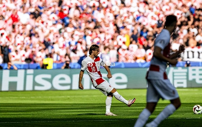 克罗地亚完败西班牙,魔笛壮志难酬让球迷心疼,未来急需调整