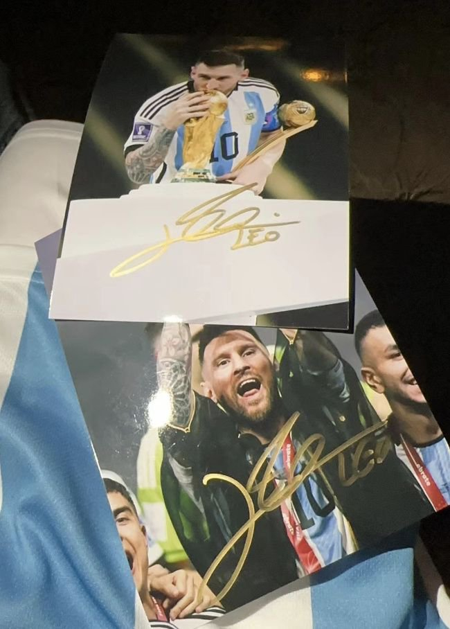 霍思燕带嗯哼亲子跑获周润发合影签名嗯哼跑5公里嘴唇发白