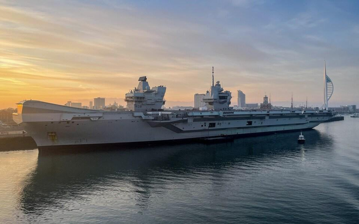 英国总共两艘航母都蹲港:娘胎里带出来的问题