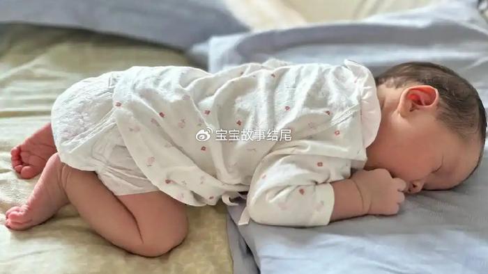 婴儿趴睡的危害，到底有多大？3个后果很难预知，要留心眼