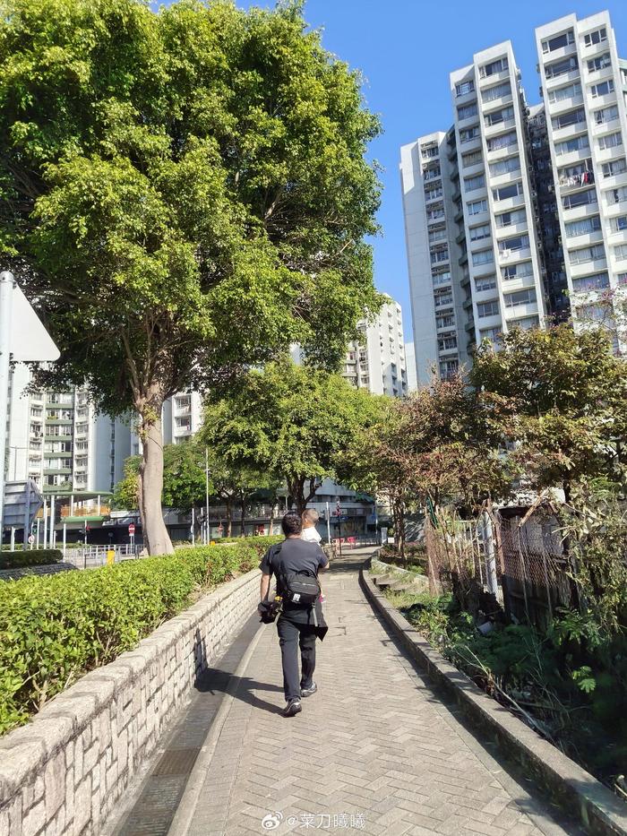昨天跟幸运开半天会，以后一定要轻装简行