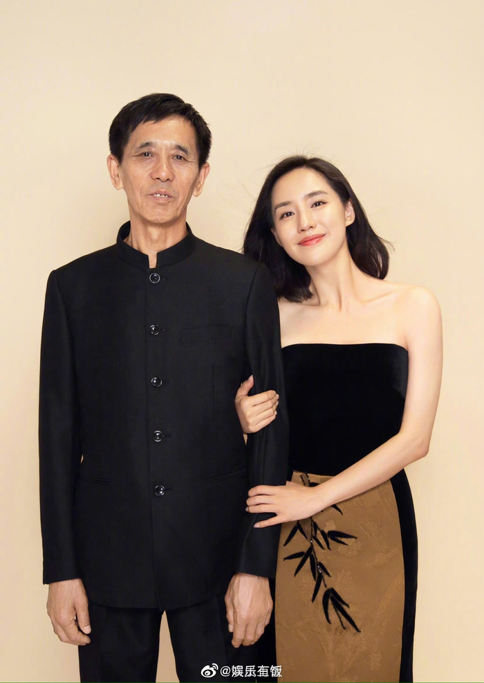 都说女儿长得像父亲,王智和爸爸长得好像啊! 67