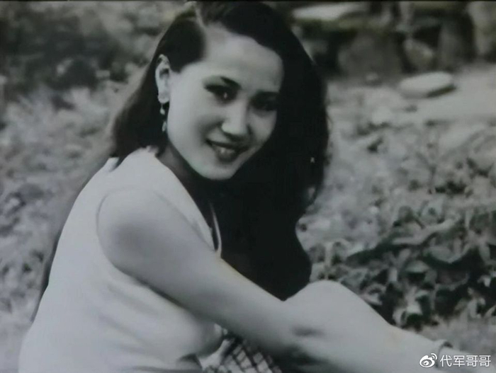 2001年,41岁健美皇后马华突然离世,死前身上出现大片红斑