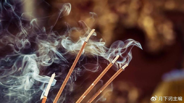 烧香拜佛时,为什么只上3根?正确上香方式,很有讲究,少有人知