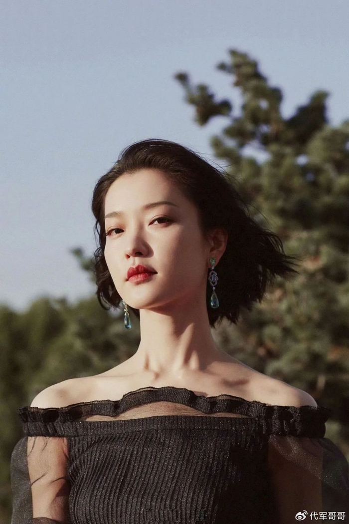 她是黄晓明的初恋,更是胡歌的白月光,却被嘲笑长得"清汤寡水"