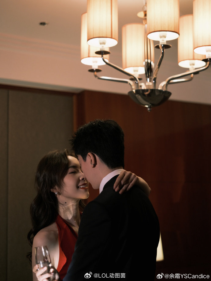 余霜分享与管泽元写真有一说一阿姨真的好适合港风的风格啊