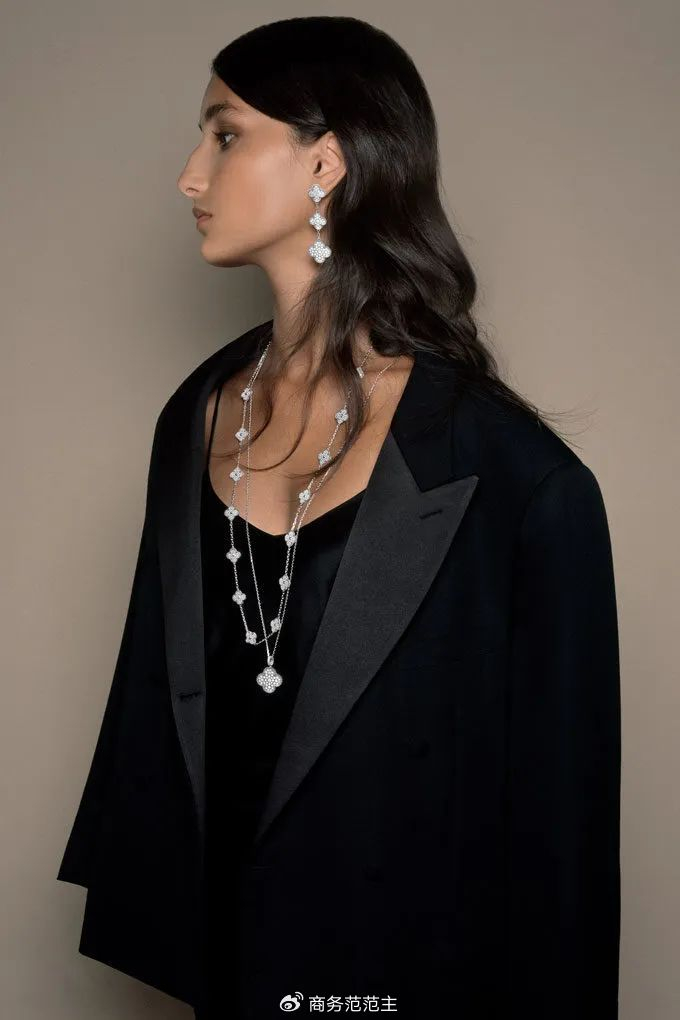 梵克雅宝全球涨价,为什么大家通宵排队买?"梵门信徒"有多卷