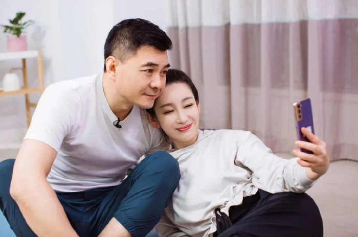 秦海璐生完孩子不久,就被王新军逼着去拍戏赚钱,真是惹人争议__财经