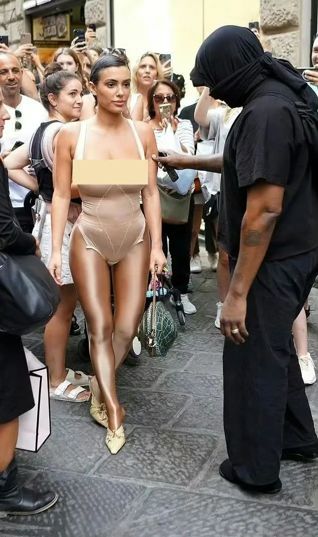 最敢穿的她,是pua受害者or时尚投机家?