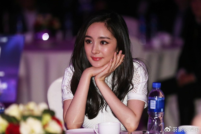 杨幂初中没人追看了她的初三照片不敢轻易追求