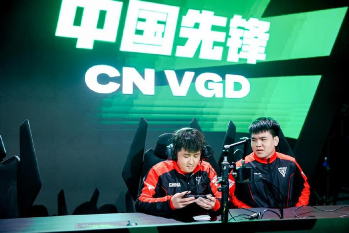 fcpro足球世界嘉年华决赛日在即古利特李毅即将现身舞台现场