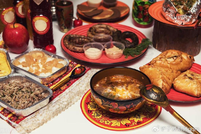 我对俄罗斯的饮食文化充满了好奇.