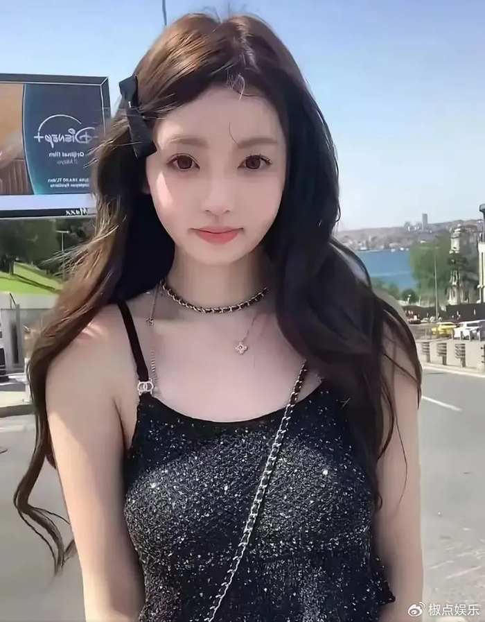 王思聪女友懒懒晒傲人身材,海边吃海鲜吸睛,难怪王思聪不换女友|海王|恋爱|异地恋|不婚|主义_新浪新闻