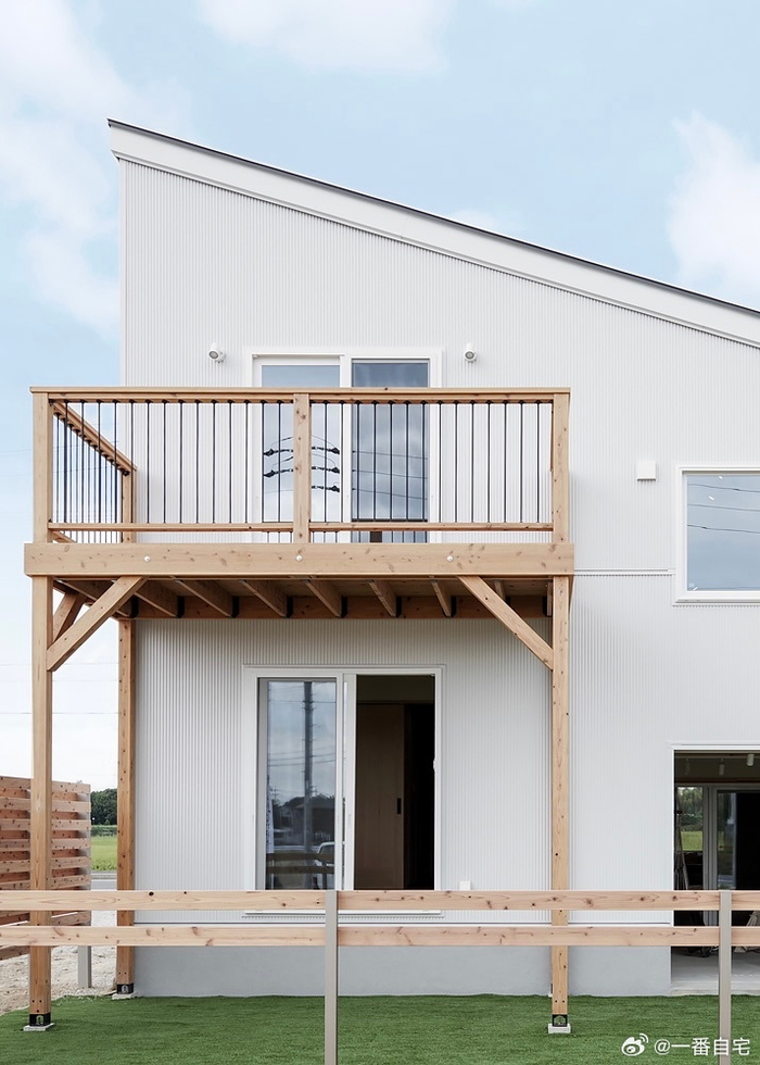 惬意的原木风白色小屋,小夫妻的美好居所