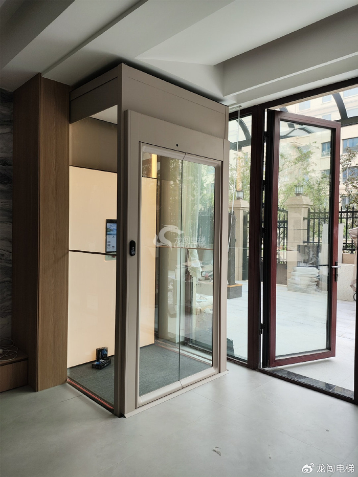 龙闯家用电梯品牌之悠步别墅电梯:让便捷与舒适升华家居生活