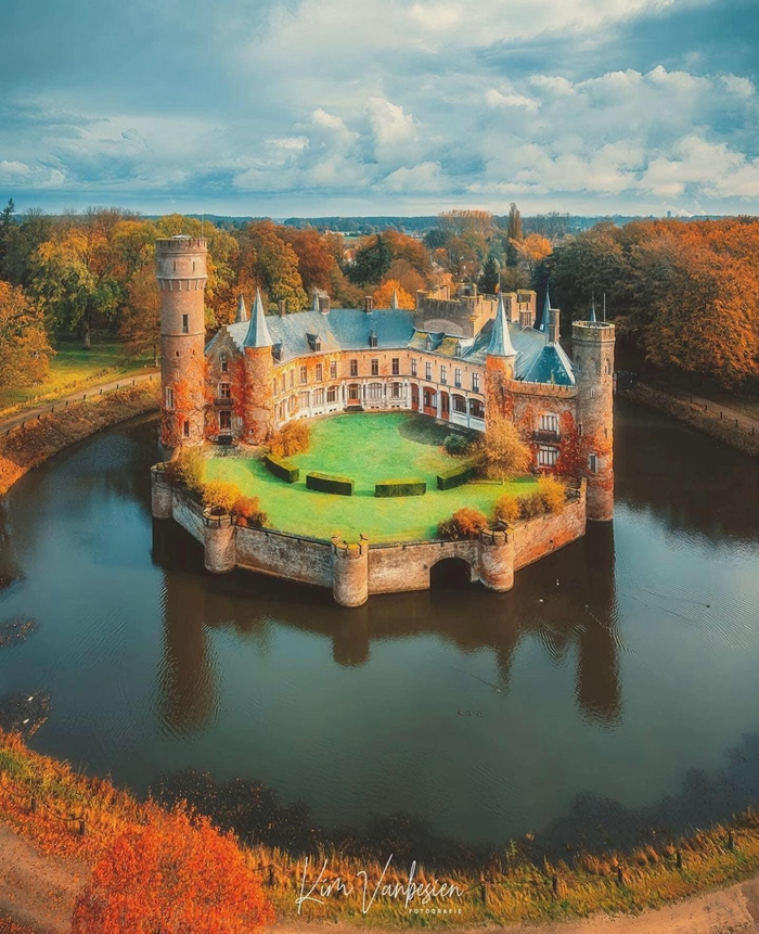 比利时的温戴尔城堡wijnendalecastle