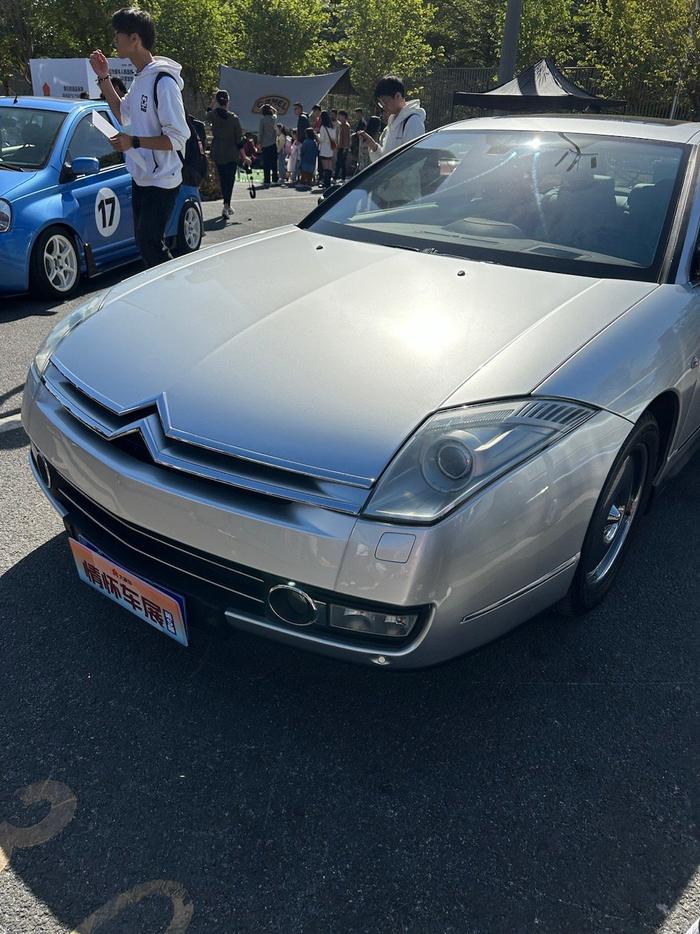 法国总统座驾雪铁龙c6