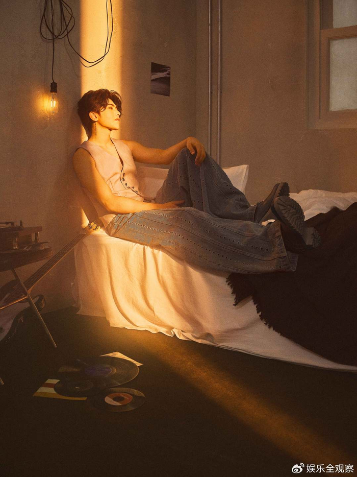 蔡徐坤新歌《spotlight(聚光灯)》正式版公开 原创音乐传递温暖大爱