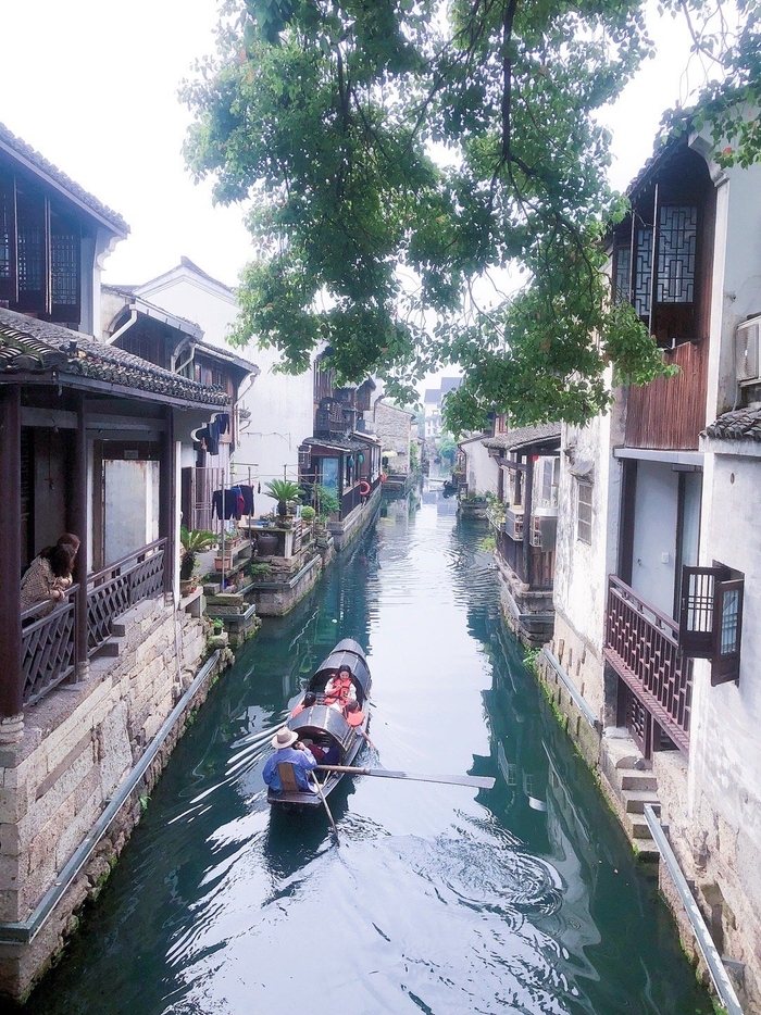 浙江·绍兴,河流与乌篷船