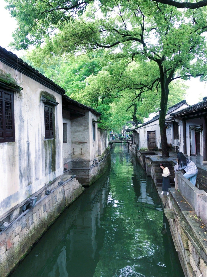 浙江·绍兴,河流与乌篷船