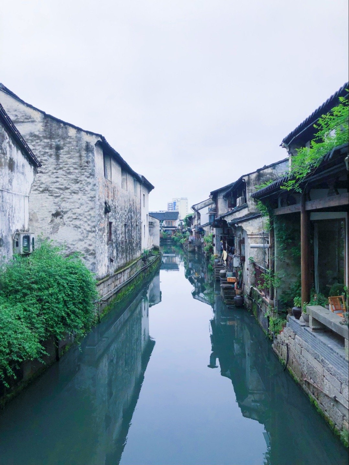 浙江·绍兴,河流与乌篷船