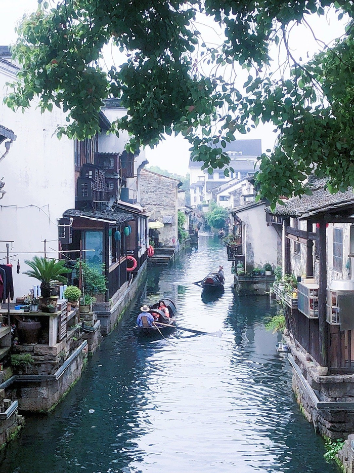 浙江·绍兴,河流与乌篷船