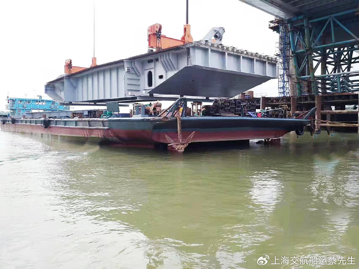 内河大件运输船:西江内河甲板船运输钢结构